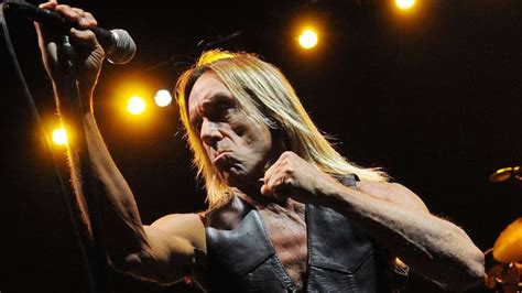 El Concierto de Infinity - Una Noche Mágica con la Estrella Alemana Iggy Pop!